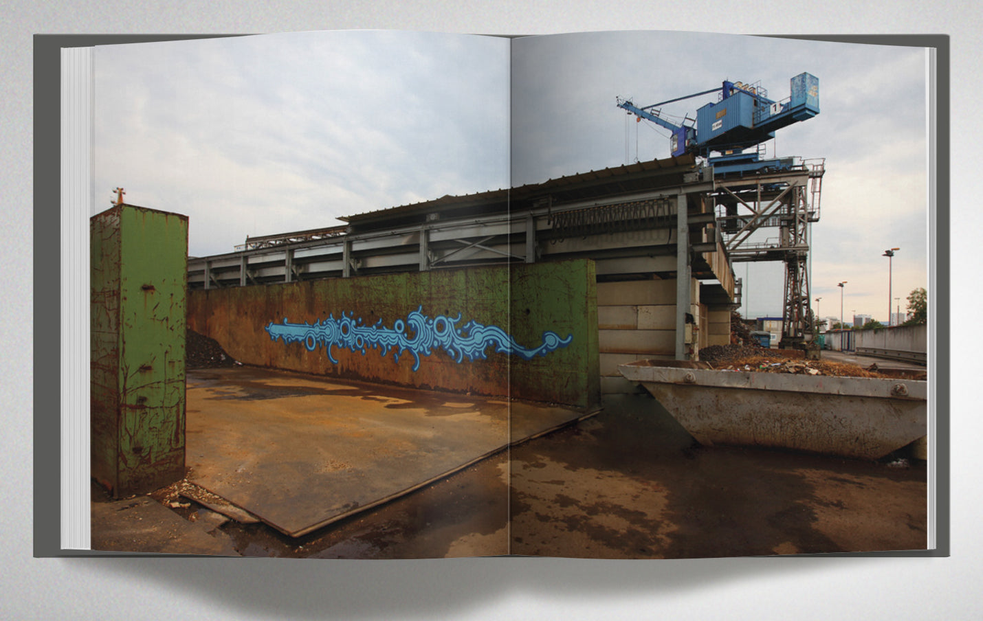 25 years of Zezao _ Invisible Spaces Book